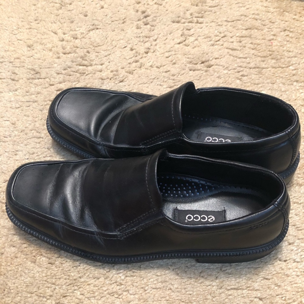Men’s black Ecco dress shoes